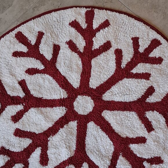 Avanti Sparkle Snowflake 29" Holiday Bath Rug - Picture 7 of 10
